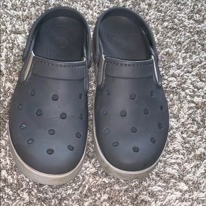 Crocs Grey Women’s size 8 clogs